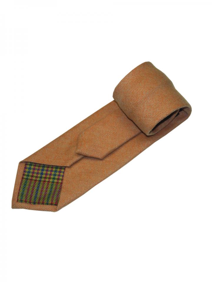 Nude tie with contrast check pattern lining